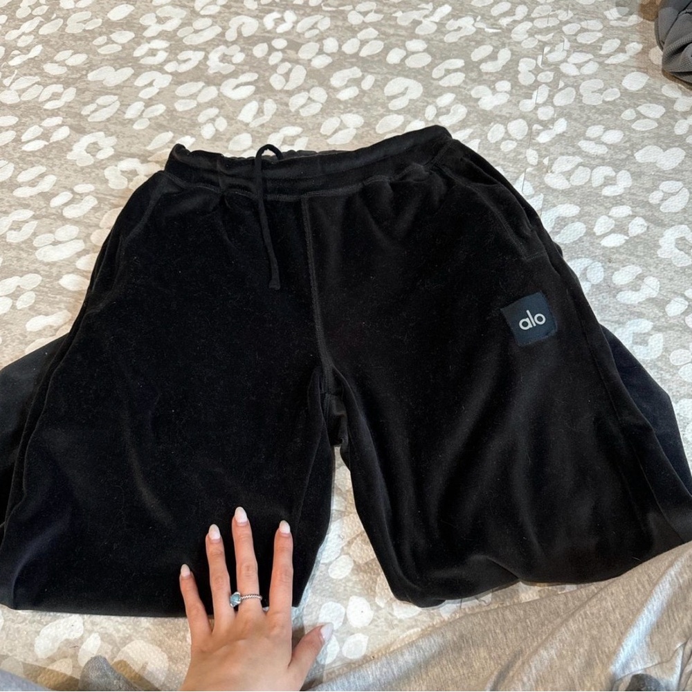 ALO Yoga Black Joggers